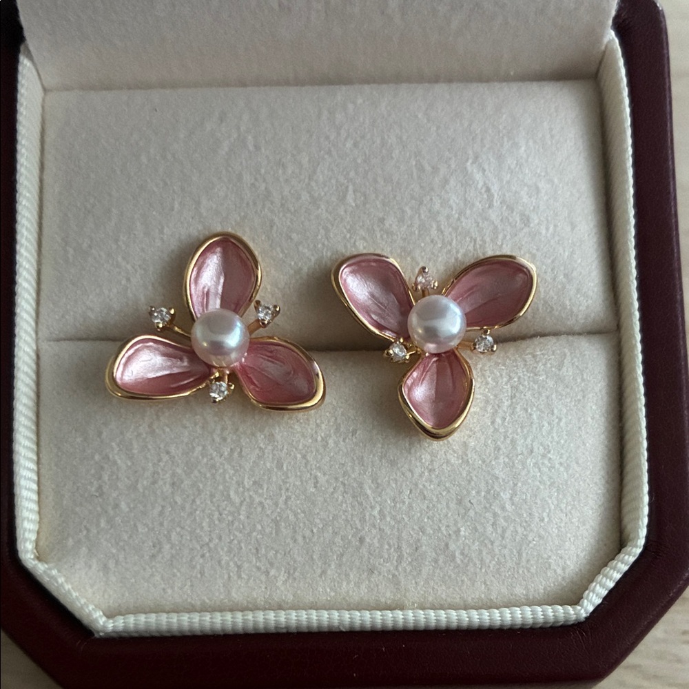 Pink Pearl Flower Stud Earrings - Gold Trim